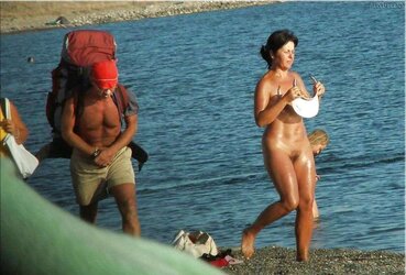 Mature Nudists - I Enjoy Naked Beaches!