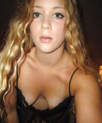 CURLY BLONDIE