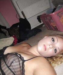 CURLY BLONDIE