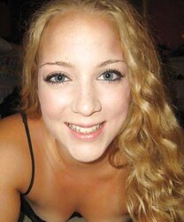 CURLY BLONDIE