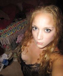 CURLY BLONDIE