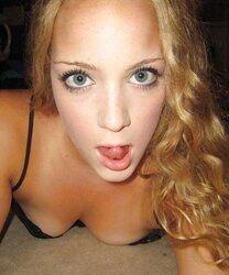 CURLY BLONDIE