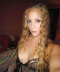 CURLY BLONDIE