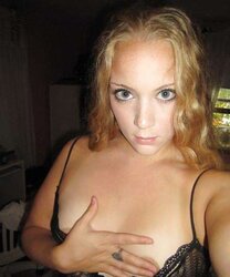CURLY BLONDIE