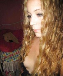 CURLY BLONDIE