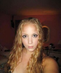 CURLY BLONDIE