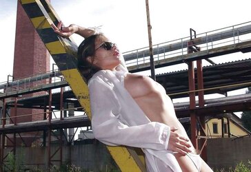 Hotlegs- teenager outdoor