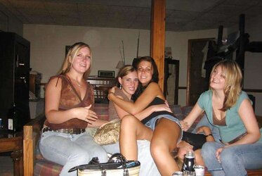 Upskirts Upshorts