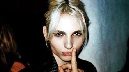 Androgyne Super Hot
