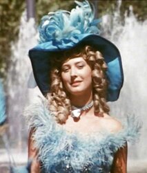 Splendid Retro Stunner - Carmen Chevalie