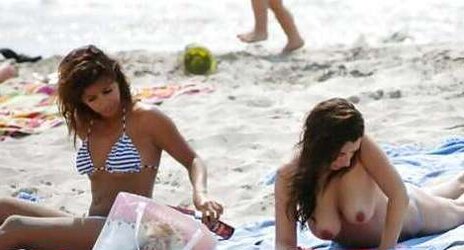 PENELOPE CRUZ BARE