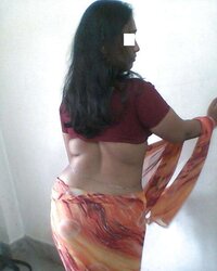 Indian Women in Bellychain!