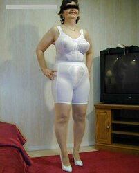 Nymph Dee - Girdle Queen
