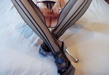HONEYPOT JEWEL SOLES SOLE FETISH TOES NYLONS FEET COMMENT PLS