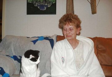 STELLAR GRANNY ( 80 YEARS )
