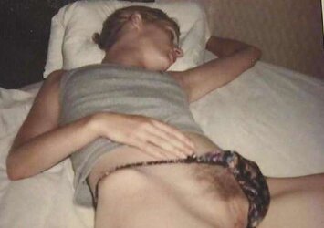 Voyeur (downblouse)