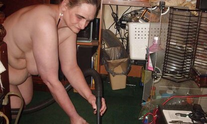Dumb mega-bitch doing palace work