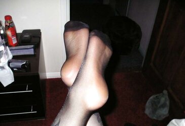 Dark-Hued lace top pantyhose