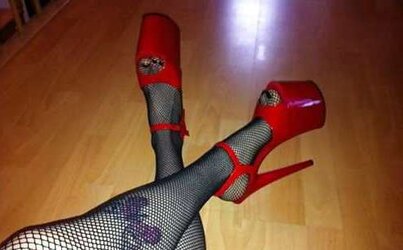 Extraordinary High-Heeled Shoes