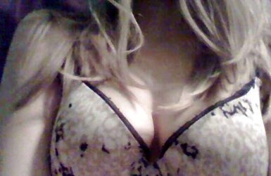 MissLiLBitts from MeetMeMatch dot com