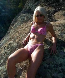 Molten Mature Anne lovin’ the Outdoors