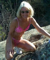 Molten Mature Anne lovin’ the Outdoors