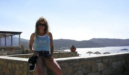 Uber-Cute stunner on holidays