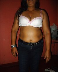Sri Lankan PLUMPER Aunty With Guy