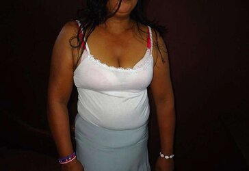 Sri Lankan PLUMPER Aunty With Guy