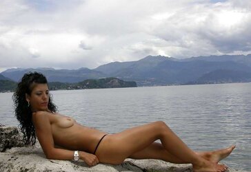 SUPER HOT ITALIAN WIFEY