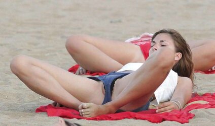 Upskirt and cunny showcasing.