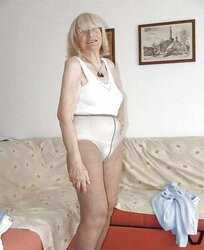 Meine x Hmaster Favoriten-Oma mit Strumpfhose