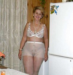 Meine x Hmaster Favoriten-Oma mit Strumpfhose