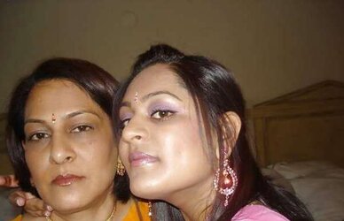 Indian and paki femmes