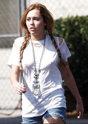 Nips - Pokies - Bare-Chested - Downblouse