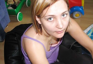 Nips - Pokies - Bare-Chested - Downblouse
