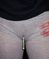 Fotze frisst Hosepipe - cameltoe