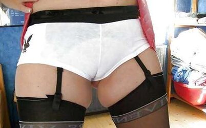 Fotze frisst Hosepipe - cameltoe