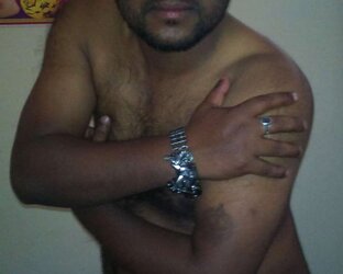 Vibro Gay Armaan Gay Hookup Service