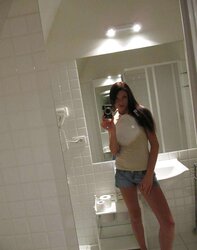 Uber-Sexy Lean Black-Haired Honey Selfshot