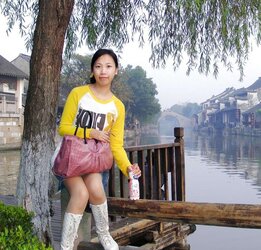 Chinese wifey gets porked while hubby not home