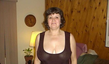 Outstanding Mom Vol.