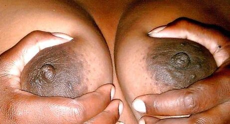 Seins .african bra-stuffers