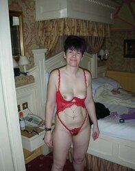 INEXPERIENCED WIVES mature home undies furry g-spot voyeur upskir