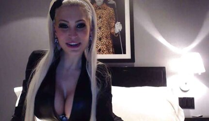 Bella: Fake Hooter Cam Starlet
