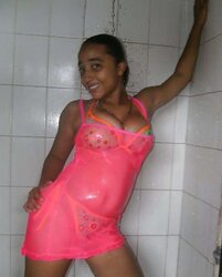 Les jeunes salopes sous la douche