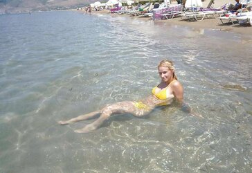 Steaming Blondie Fledgling Bi-Atch ... !!!