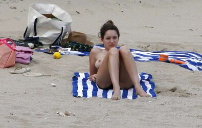 Kelly Brook Nude