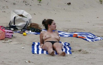 Kelly Brook Nude