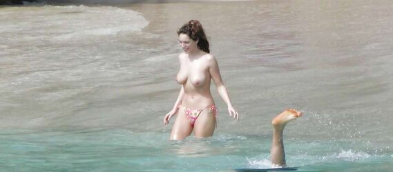 Kelly Brook Nude